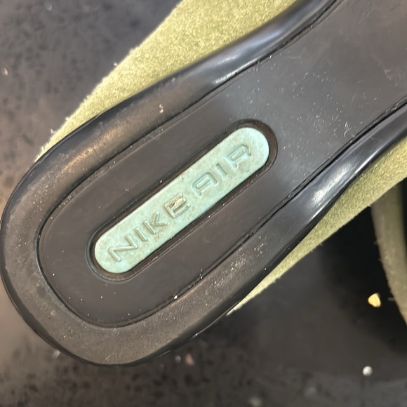 EUC Cole Hann Flats - Picture 6 of 10